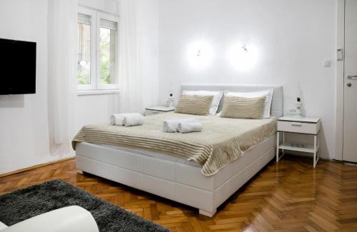 Stari Grad Apartment | Natalie's Home