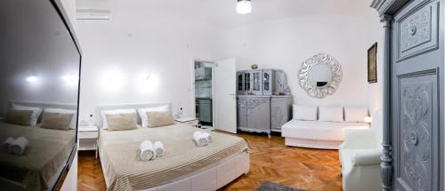 Stari Grad Apartment | Natalie's Home