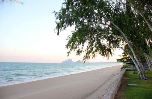Hua Thanon Villa | Natien Beach Villa