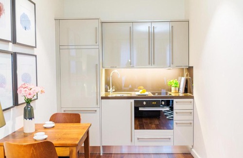 Billingsgate Apartment | Native Monument