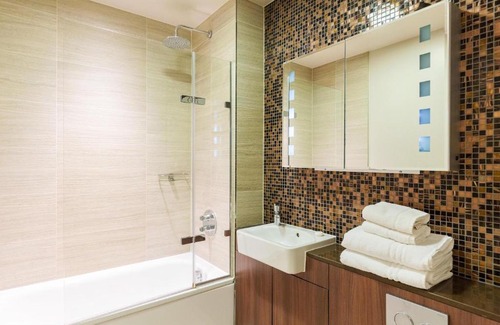 Billingsgate Apartment | Native Monument