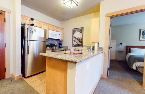 Mammoth Lakes Condo | Natural Light & Updated. Quiet Area, Pool & Hot Tub On-site. Near Bike Trails