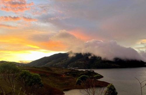 Calima House | Natural Tiny house , frente al lago