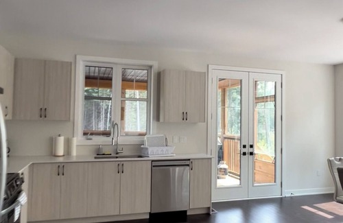 Dwight House | Nature 3BR Cottage near Huntsville & Algonquin