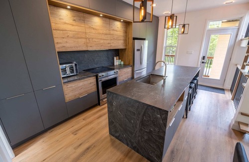 Saint-Brigitte-de-Laval House | Nature - Comfort & SPA - Chalet Moderno