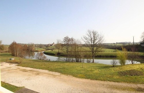 Jussey Cottage | Nature cottage by the Saône, perfect for anglers, pets allowed