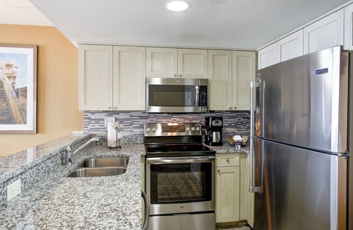 Northeast Virginia Beach Resort | Nature Escape! Modish Unit, Beachfront, Pool