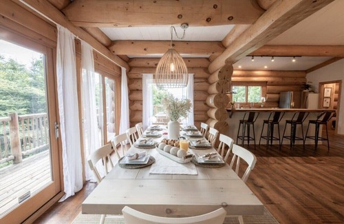 Val-des-Lacs Ski Chalet | Nature Haven - Hot Tub, Trails, & Lake Access