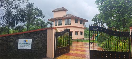 Pali Hotel | Nature Nest Farmhouse and Resort