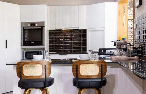 Leanyer Apartment | Nature's Nest - Pool - SPA - Outdoor Kitchen and Dining