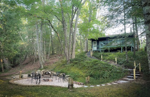 Irons Cabin | Nature's Paradise in a Riverfront Cabin! Tranquil Setting & Endless Outdoor Fun!