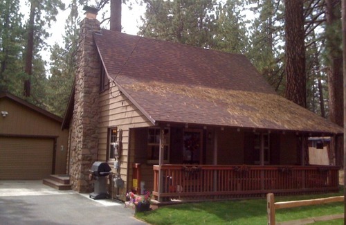 Bijou Pines Cabin | “Naughty but Nice" Knotty-Pine Cabin