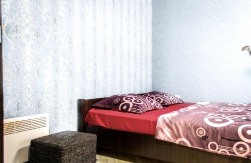 Dzerzhyns'kyi District Apartment | Nauky avenue