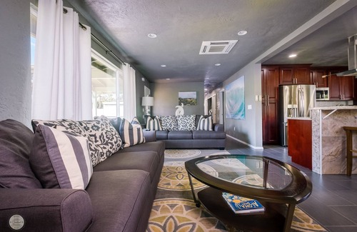 Laie House | ~Naupaka Breeze~ Newly remodelled! Ocean View Home 30 Day Stays