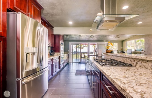 Laie House | ~Naupaka Breeze~ Newly remodelled! Ocean View Home 30 Day Stays