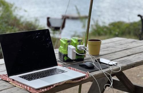 Monmouth House | Nautilus Floating Island Cabin