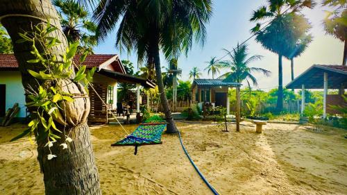 Manmunai North House | Naval Paradise Villa and Holiday Home