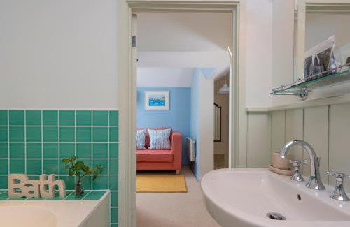 Port Navas House | Navas Nook