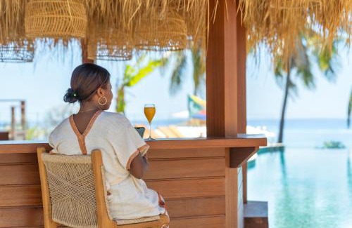 Mitsamiouli Hotel | Naya Lodge