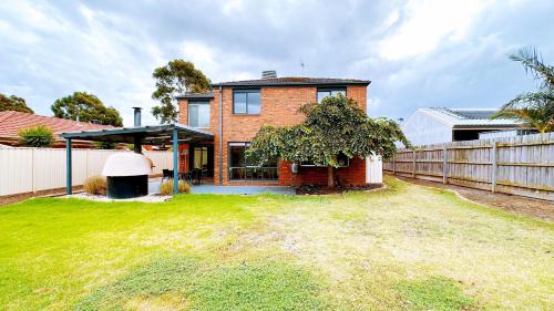 Hillside House | Near Airport and Easy to Melbourne CBD by GoodLive