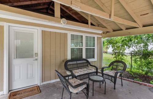 Broadmoor House | Near all Hospitals! BAFB Restaurants and Shopping