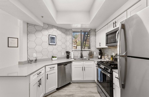 Tempe Condo | Near ASU w/King Beds, Pool & Gym for Relaxation