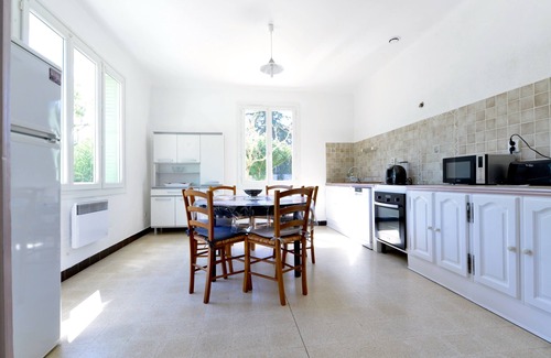 Sorgues House | Near Avignon and the vineyards of Chateauneuf du Pape, in the heart of Provence