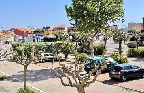 Port-la-Nouvelle Apartment | NEAR BEACH AND SHOPS: 1st floor: T2 for 4 persons