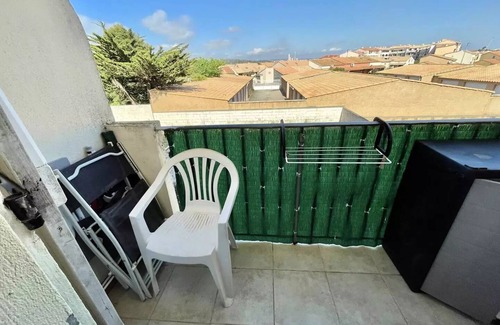 Port-la-Nouvelle Apartment | NEAR BEACH AND SHOPS: 1st floor: T2 for 4 persons