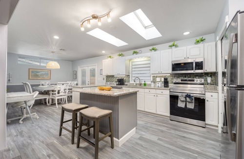 North River Shores House | Near Beach-Town|King Bed|Kids Rm|Games|BBQ|Dogs OK