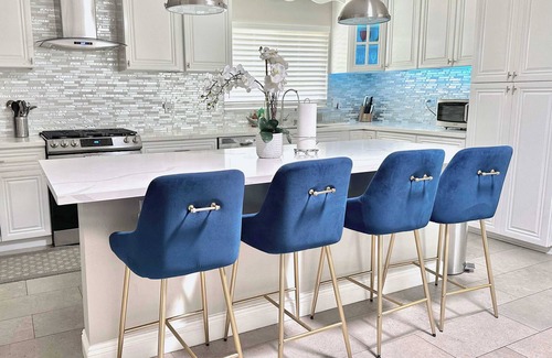 Southwest Anaheim Villa | Near Disneyland, 6BR, 4BA Pool/Hut Tub, 3300 sqft