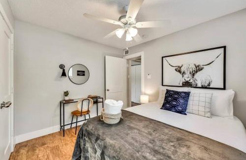 Old East Dallas Apartment | Near Downtown Dallas - The Dapper Charm