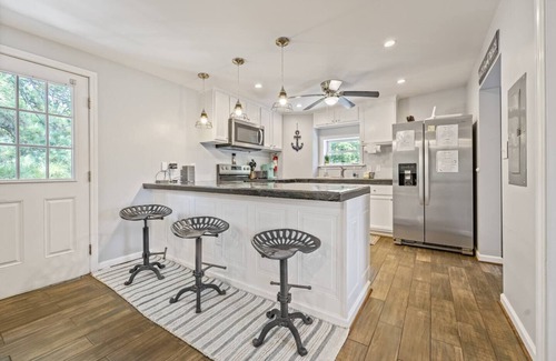 Morehead City Apartment | Near DT MHC & AB Bridge~Pet Friendly~Boat Parking