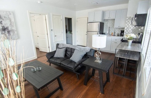 Central Oklahoma City Apartment | 🎬 Near Film Row District 🎬 Walkable80 ★Historic★