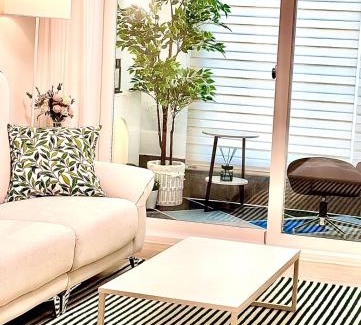 Gyeongju Apartment | Near Gyeongju City Hwangnidan-gil Donggung and Wolji 3 queen beds 4 air conditioners allergy care beddingAir purifier 1st floor