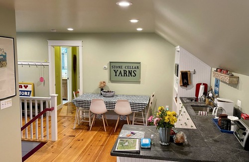 Whiting Apartment | Near Middlebury, VT vicinity with 360° mountain views from organic apple orchard