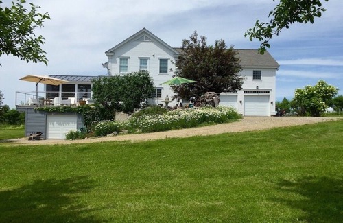 Whiting Apartment | Near Middlebury, VT vicinity with 360° mountain views from organic apple orchard