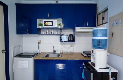 San Dionisio Condo | Near NAIA Manila Airport, "Budget No Frills" Condo, 4km to NAIA, 10L