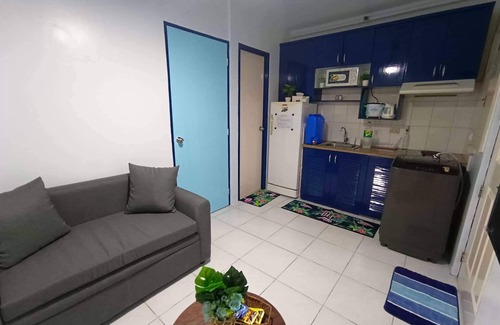 San Dionisio Condo | Near NAIA Manila Airport, "Budget No Frills" Condo, 4km to NAIA, 10L