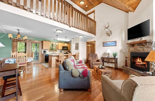 Reeds Spring House | Near Silver Dollar City! Spacious Family-sized Rental