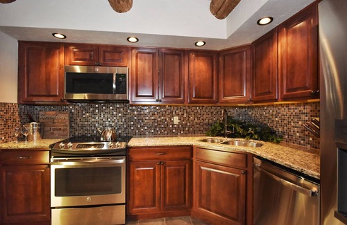 Seven Springs Ski Chalet | Near Ski Lifts | Cozy Cedar Chalet w/Full Kitchen