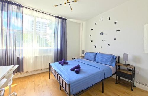 Abbey Apartment | Near South Wimbledon Station, 2BR, Sleep 7, King beds