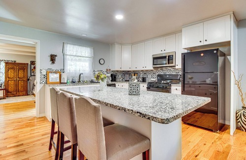 Mammoth Spring House | Near State Park & Spring River: Family Gem w/Yard