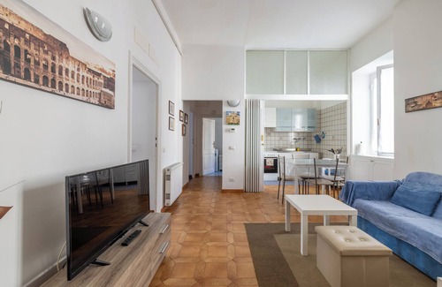 Celio House | NEAR THE COLISEUM, QUIET THREE-ROOM APARTMENT
