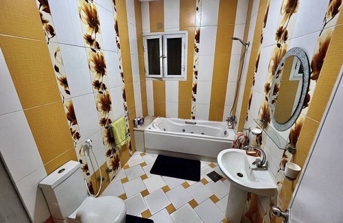 Al-'Umraniyah Hotel | NEAR THE PYRAMIDS INNn5 minutes from the Great Pyramids of Giza & Sphinx!