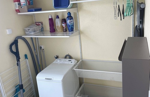 Reville House | Near the sea, courtyard and large enclosed garden, 2 to 6 people.