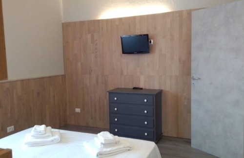 Borgo Roma Apartment | Near Verona Sud / Highway - Quiet street. Fiera and Adigeo within walking distance