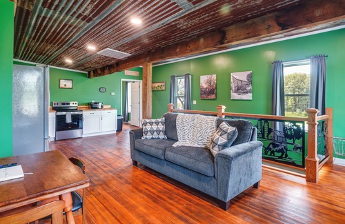 Treloar Condo | Near Wineries: Country Condo in New Haven