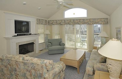 Avalon Condo | Neat and clean Seasonal rental