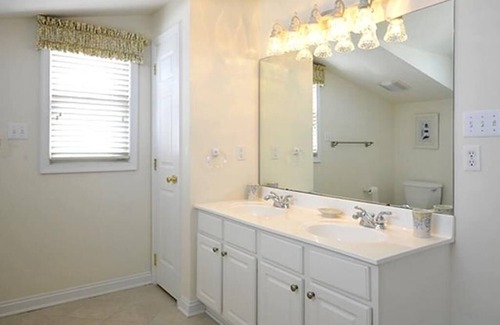 Avalon Condo | Neat and clean Seasonal rental